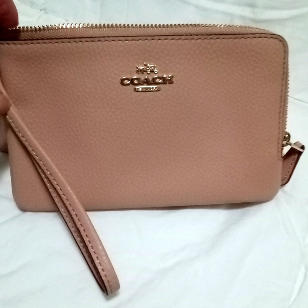 🔥 SALE 71. Coach Wristlet NWT